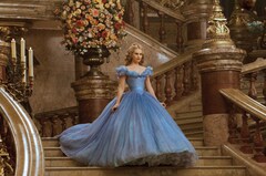 シンデレラ Movienex 舞踏会シーンの裏側に迫る特典映像が一部公開 映画ナタリー シンデレラ Movienex 舞踏会シーンの裏側に迫る特典映像が一部公開 映画ナタリー