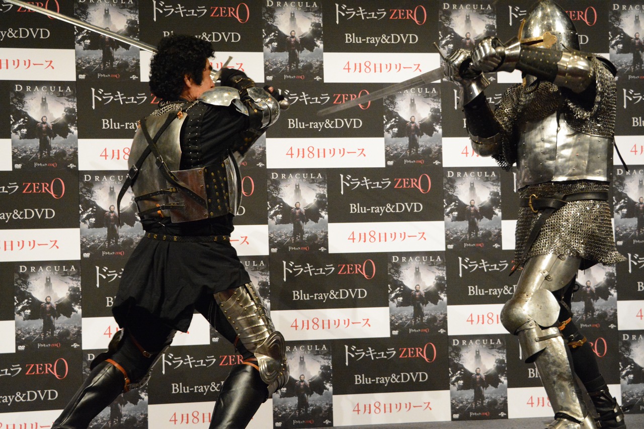 乱入してきた敵と戦う。