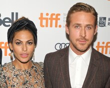 左からエヴァ・メンデス、ライアン・ゴズリング（写真提供：Brent Perniac / AdMedia / Newscom / ゼータ イメージ）