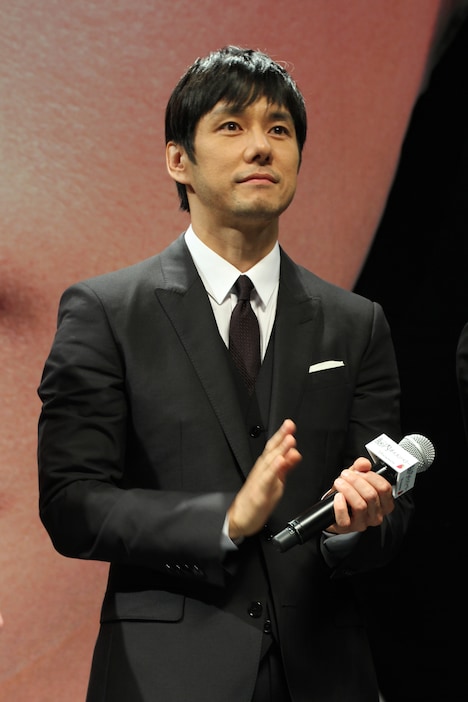 理性を演じた西島秀俊。