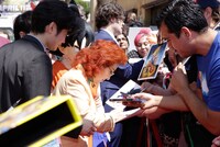 ファンと交流する野沢雅子（中央）。(c)バードスタジオ／集英社 (c)「2015 ドラゴンボールZ」製作委員会