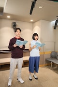 アフレコの様子。左から染谷将太、広瀬すず。(c)2015 THE BOY AND THE BEAST FILM PARTNERS