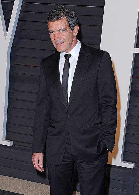 2015年オスカーパーティーでのアントニオ・バンデラス。（写真提供：MediaPunch / face to face / Photoshot / ゼータ イメージ）