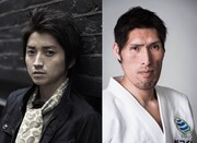 左から藤原竜也、篠原信一。(c)Nintendo・Creatures・GAME FREAK・TV Tokyo・ShoPro・JR Kikaku (c)Pokémon(c)2015 ピカチュウプロジェクト