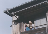 写真集「海街diary」からのカット。(c)2015 吉田秋生・小学館／フジテレビジョン　小学館　東宝　ギャガ