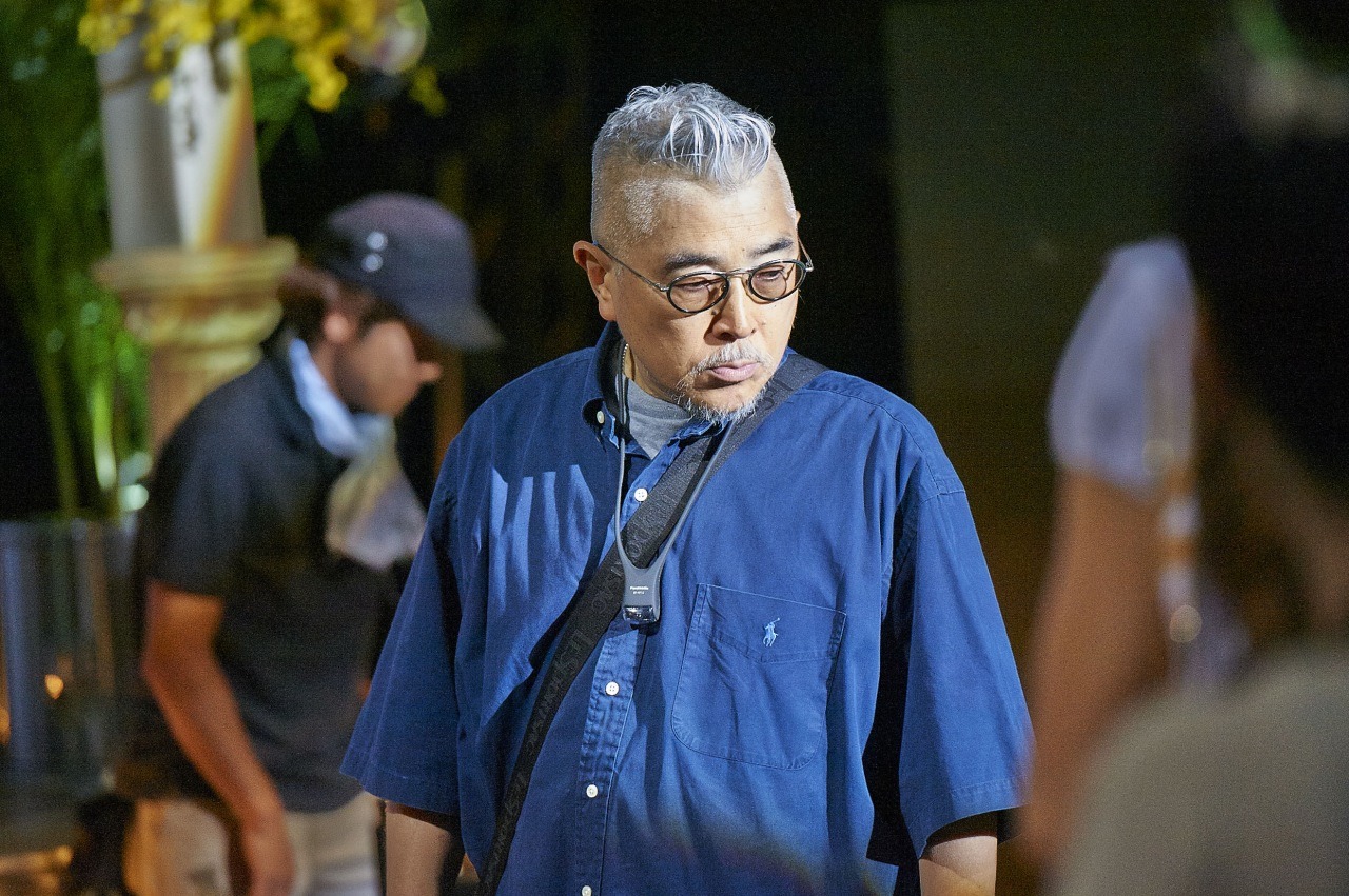 撮影現場での石井隆。(c)2015「GONIN サーガ」製作委員会