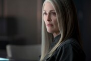 「ハンガー・ゲーム FINAL：レジスタンス」ジュリアン・ムーア演じるコイン首相。TM&(c)2015 LIONS GATE FILMS INC.ALL RIGHTS RESERVED.