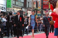 レッドカーペットを歩く長澤まさみ。