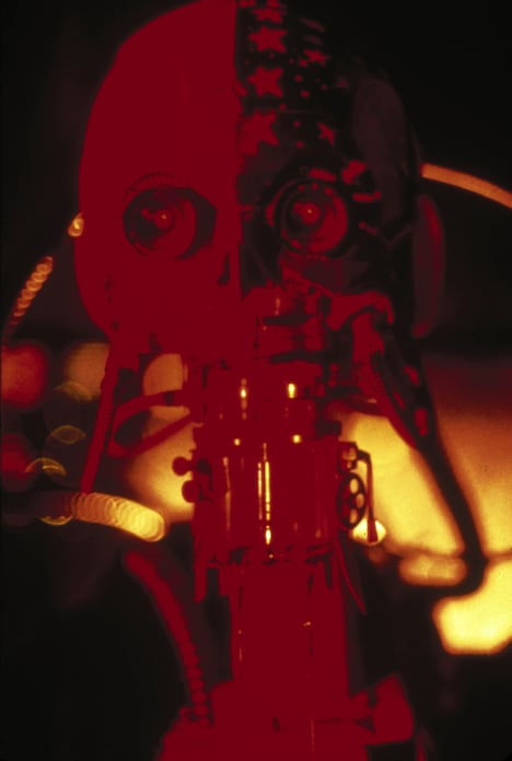 「ハードウェア」 (c)1990 Wicked Hardware, Ltd., Wicked Films & Television, Ltd. And Miramax Film Corporation. All Rights Reserved.