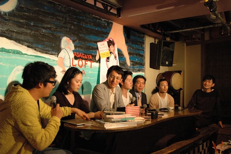 キャストとスタッフによるトークの様子。左から頃安祐良監督、中村朝佳、尾本貴史、切田亮介、藤田健彦、高橋卓郎、脚本の寺嶋夏生。