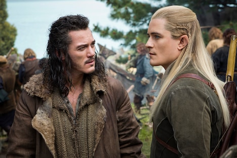 「ホビット 決戦のゆくえ」より、左からルーク・エヴァンス演じるバルド、オーランド・ブルーム演じるレゴラス。(c)2014 METRO-GOLDWYN-MAYER PICTURES INC. AND WARNER BROS. ENTERTAINMENT INC.