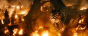 「ホビット 決戦のゆくえ」のワンシーン。(c)2014 METRO-GOLDWYN-MAYER PICTURES INC. AND WARNER BROS. ENTERTAINMENT INC.