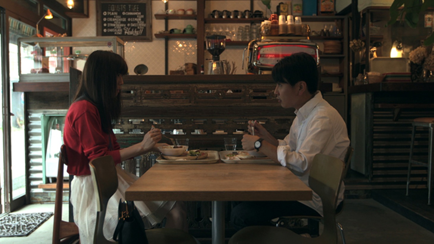 「テラスハウス クロージング・ドア」のワンシーン。(c)2015 フジテレビジョン イースト・エンタテインメント 東宝 電通 FNS27社