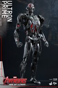 「アベンジャーズ／エイジ・オブ・ウルトロン」1/6スケールフィギュア ウルトロン・プライム（2016年1月発売予定）4万9000円 (c)2015 Marvel. All Rights Reserved.Limited Edition Collectible FigurePrototype shown, final product appearance and colors may vary.For sale in Japan only.