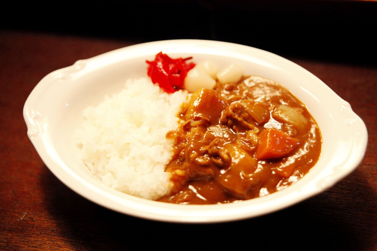 「深夜食堂」のカレーライス。(c)2015 安倍夜郎・小学館 / 映画「深夜食堂」製作委員会