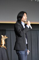 キャラクター監修の四角英孝。