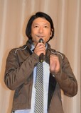 監督の若木信吾。