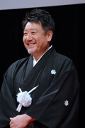 監督の原田眞人が、突然英語のスピーチを始める一幕も。