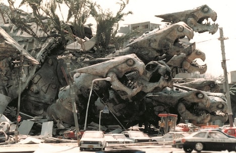 「八岐之大蛇の逆襲」のワンシーン。