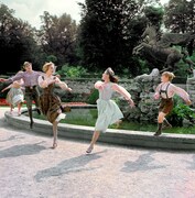 「サウンド・オブ・ミュージック」のワンシーン。(c)2015 Twentieth Century Fox Home Entertainment LLC. All Rights Reserved.