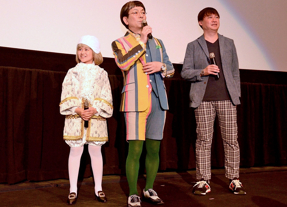 イベントの様子。左から山田瑛瑠、水谷豊、橋本一。