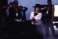 「セーラー服と機関銃 完璧版」のワンシーン。(c)KADOKAWA1981