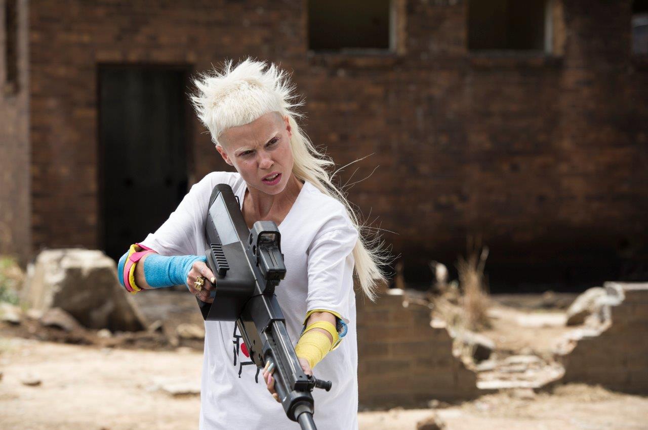 「チャッピー」場面写真(c)Chappie - Photos By STEPHANIE BLOMKAMP