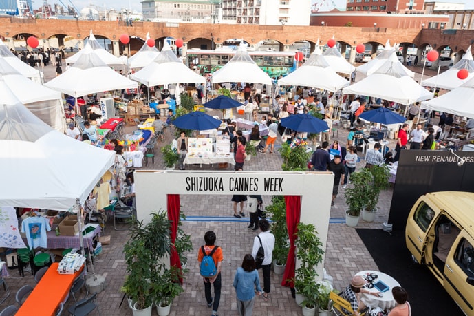 遺跡や海辺も劇場に、カンヌと姉妹都市の静岡で16日間のお祭り開催