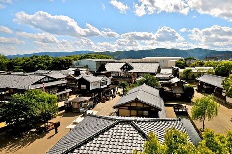 俯瞰で捉えられた東映太秦映画村。