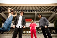 フラワーカンパニーズのメンバー。右から2番目がミスター小西。