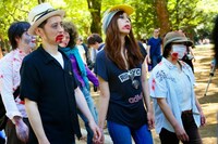 「代々木公園ゾンビウォーキング2014」の様子。Photo by MIDORI