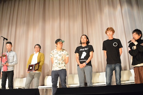 話題賞「劇場版　テレクラキャノンボール2013」の監督たち。