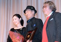 左から常盤貴子、品川徹、大林宣彦。