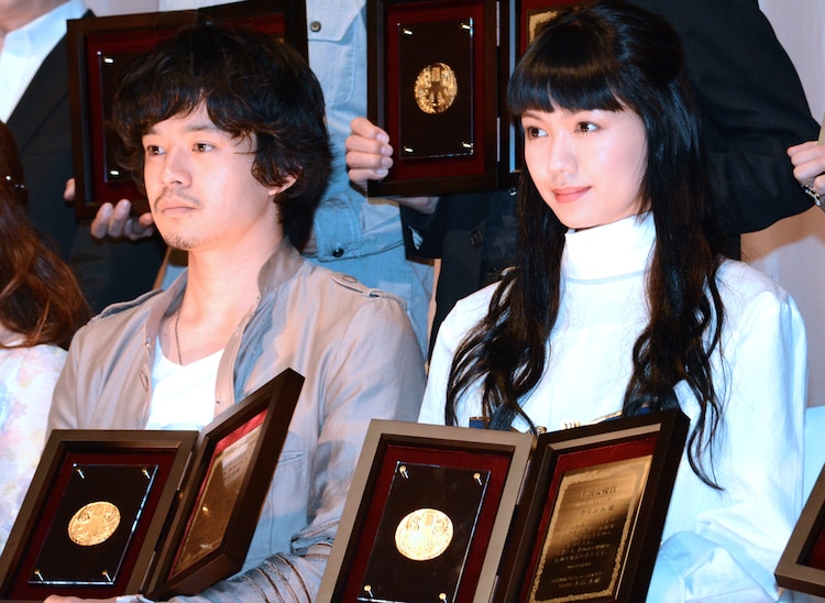 池松壮亮 二階堂ふみ 日プロ主演賞の2人が授賞式で見せたほとばしる情熱 映画ナタリー