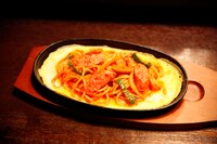 「深夜食堂」のナポリタン。(c)2015安倍夜郎・小学館／映画「深夜食堂」製作委員会