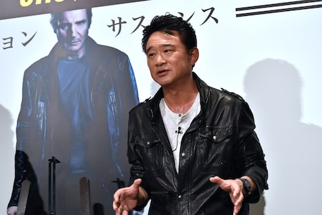 リーアム風の私服で登場した船越英一郎。