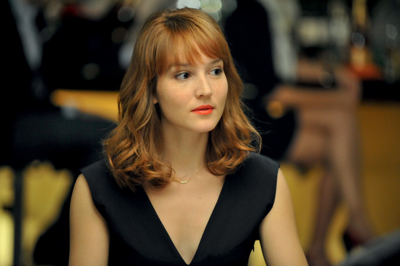 フランソワ・オゾン「彼は秘密の女ともだち」 (c)2014 MANDARIN CINEMA – MARS FILM – FRANCE 2 CINEMA – FOZ