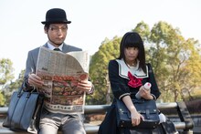 映画「脳漿炸裂ガール」の場面写真。れるりり（写真左）と柏木ひなた（右）。(c)2015映画「脳漿炸裂ガール」製作委員会