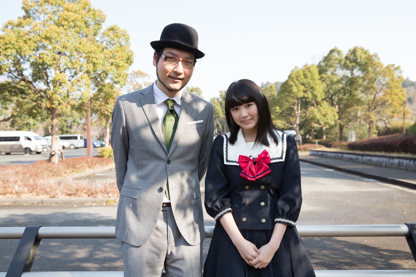 れるりりと柏木ひなた（私立恵比寿中学）。(c)2015映画「脳漿炸裂ガール」製作委員会