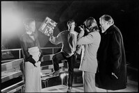 左からオヤ・コダール、フランク・マーシャル、ゲイリー・グラヴァー、オーソン・ウェルズ。Photograph by José María Castellví