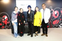 フランス・カンヌでの様子。左から河瀬直美、樹木希林、永瀬正敏、内田伽羅、ドリアン助川。(c)2015 映画『あん』製作委員会/COMME DES CINEMAS/TWENTY TWENTY VISION/ZDF-ARTE