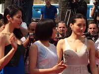 左から長澤まさみ、広瀬すず、綾瀬はるか。（写真提供：ムービープラス）