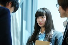 小松菜奈が演じるヒロインの亜豆美保。(c)2015映画「バクマン。」製作委員会