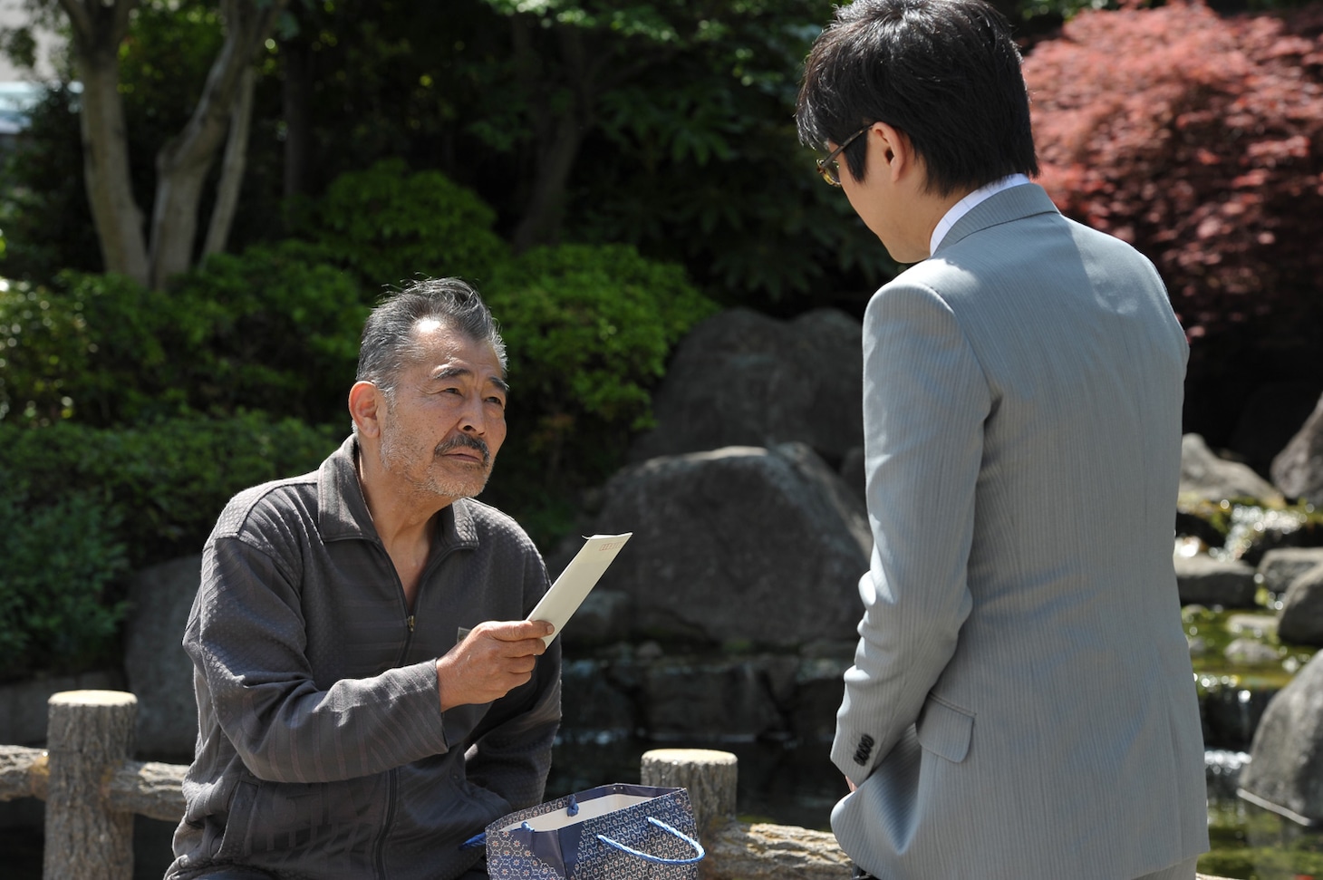 「龍三と七人の子分たち」のワンシーン。(c)2015 『龍三と七人の子分たち』 製作委員会