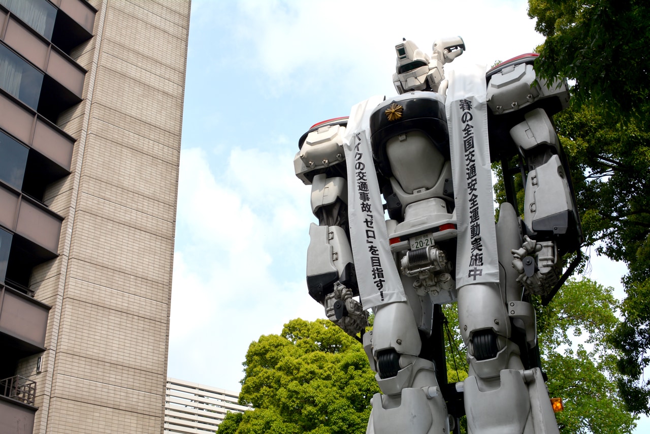 「パトレイバー」の巨大イングラム、ついに警視庁へ“凱旋”で交通安全PR