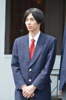 柾木玲弥。劇中ではカツラで顔を隠している。