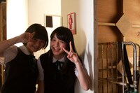 左から花梨、久間田琳加。