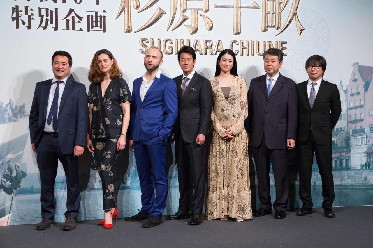 左からチェリン・グラック監督、アグニェシュカ・グロホウスカ、ボリス・スジック、唐沢寿明、小雪、奥田誠治エグゼクティブプロデューサー、飯沼伸之プロデューサー。