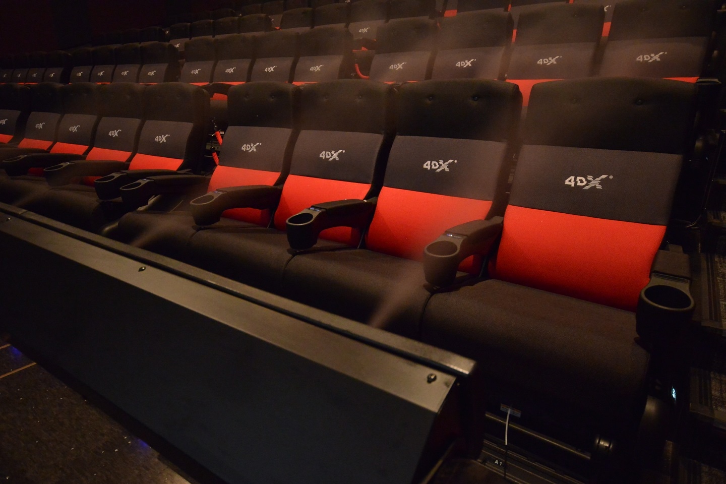 4DX、ミスト噴出の様子。
