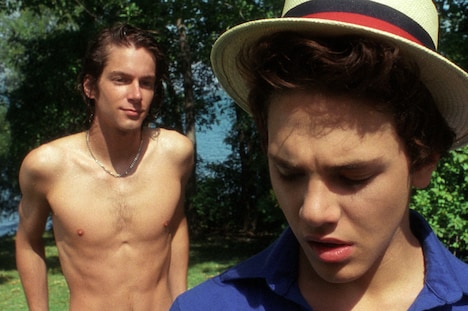 「鏡」のワンシーン。